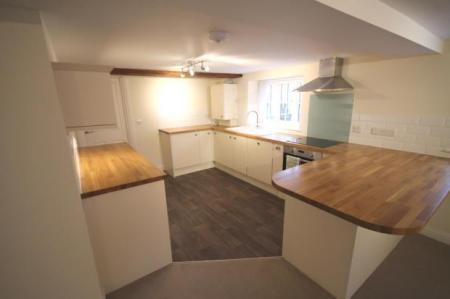 2 bedroom Flat to let in London Road, Dorking, RH4