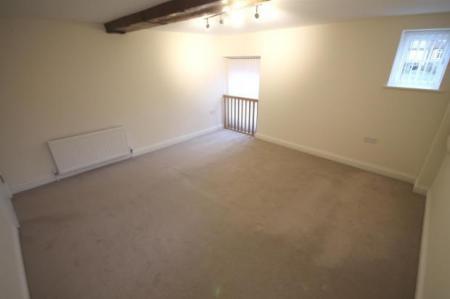 2 bedroom Flat to let in London Road, Dorking, RH4