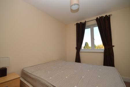 2 bedroom Flat to let in Three Bridges Road, Crawley, RH10