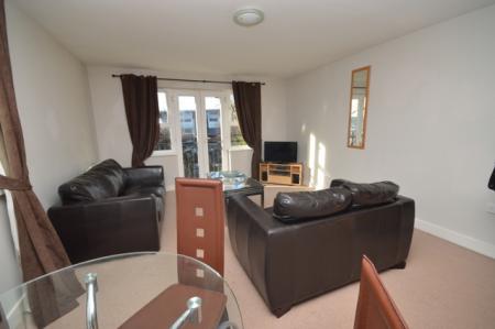 2 bedroom Flat to let in Three Bridges Road, Crawley, RH10