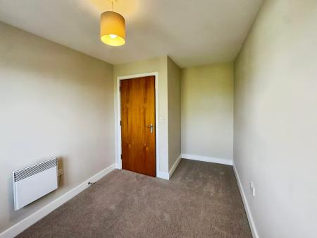 2 bedroom Flat to let in Three Bridges Road, Crawley, RH10
