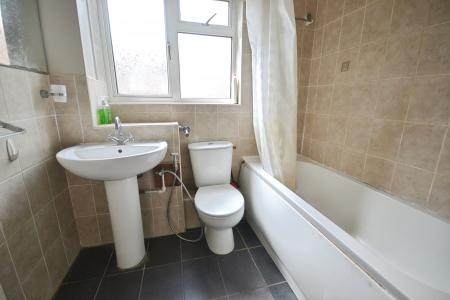 3 bedroom End of terrace house to let in Detling Road, Tollgate Hill, Crawley, RH11