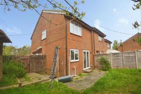 3 bedroom End of terrace house to let in Detling Road, Tollgate Hill, Crawley, RH11