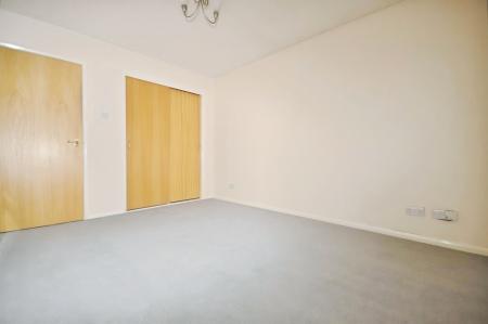 2 bedroom Apartment for sale in Lyon Close, Maidenbower, Crawley, RH10