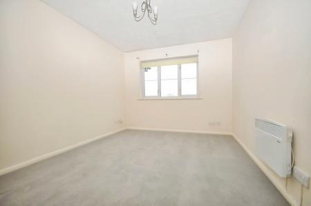 2 bedroom Apartment for sale in Lyon Close, Maidenbower, Crawley, RH10
