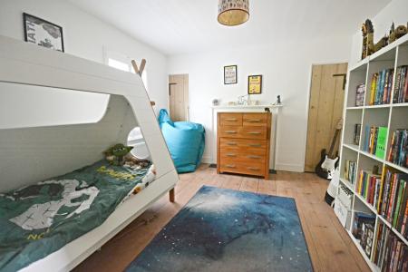 3 bedroom House to let in Haywards Heath Road, Balcombe, RH17
