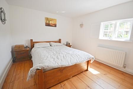 3 bedroom House to let in Haywards Heath Road, Balcombe, RH17