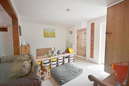 3 bedroom House to let in Haywards Heath Road, Balcombe, RH17