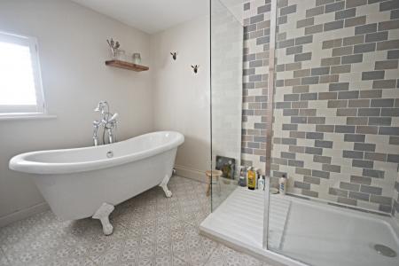 3 bedroom House to let in Haywards Heath Road, Balcombe, RH17