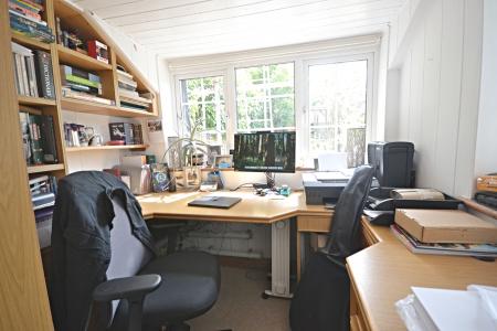 3 bedroom House to let in Haywards Heath Road, Balcombe, RH17