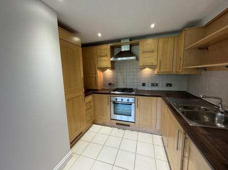 2 bedroom Flat to let in Springfield Shaw, London Road, Balcombe, RH17