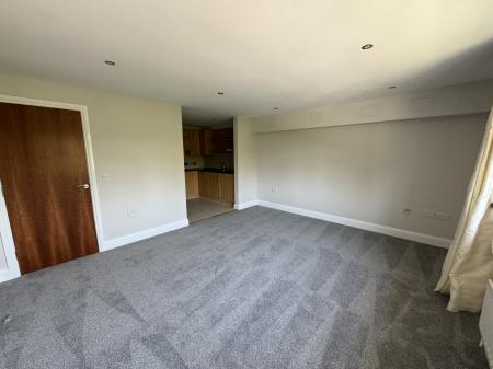 2 bedroom Flat to let in Springfield Shaw, London Road, Balcombe, RH17