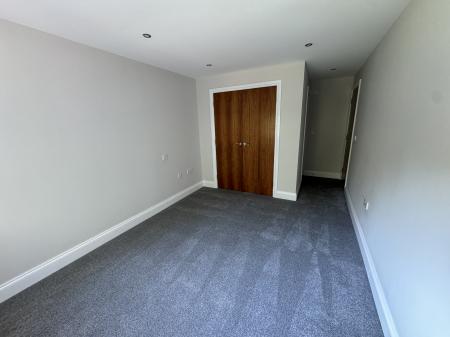 2 bedroom Flat to let in Springfield Shaw, London Road, Balcombe, RH17