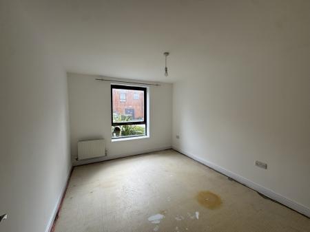 2 bedroom Flat to let in Commonwealth Drive, Three Bridges, Crawley, RH10