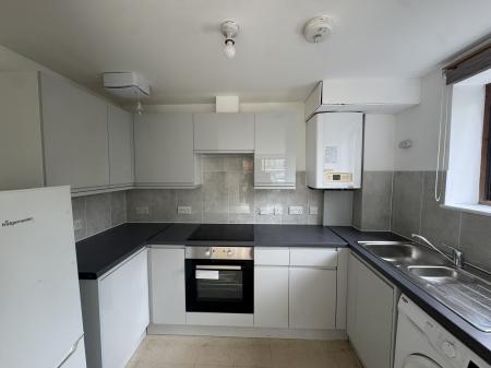 2 bedroom Flat to let in Commonwealth Drive, Three Bridges, Crawley, RH10