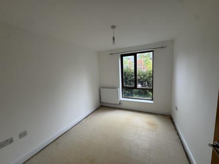 2 bedroom Flat to let in Commonwealth Drive, Three Bridges, Crawley, RH10