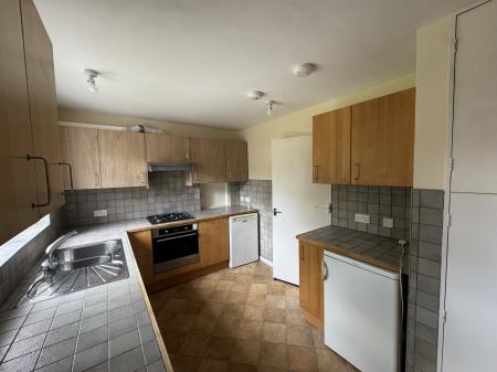 4 bedroom Terraced House to let in Crossways Close, Three Bridges, Crawley, RH10