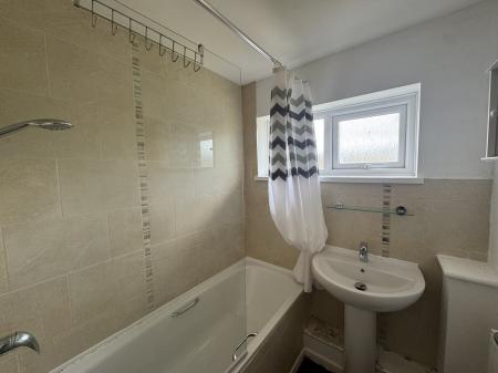 4 bedroom Terraced House to let in Crossways Close, Three Bridges, Crawley, RH10