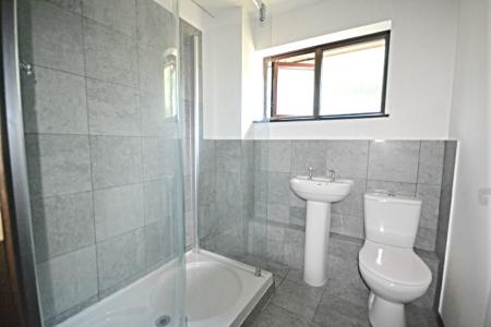 1 bedroom End of terrace house to let in Carlton Tye, Horley, RH6