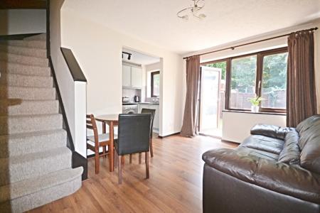 1 bedroom End of terrace house to let in Carlton Tye, Horley, RH6