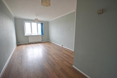 2 bedroom Maisonette to let in Saltdean Close, Southgate, Crawley, RH10