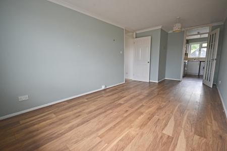 2 bedroom Maisonette to let in Saltdean Close, Southgate, Crawley, RH10