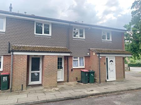 2 bedroom Maisonette to let in Saltdean Close, Southgate, Crawley, RH10