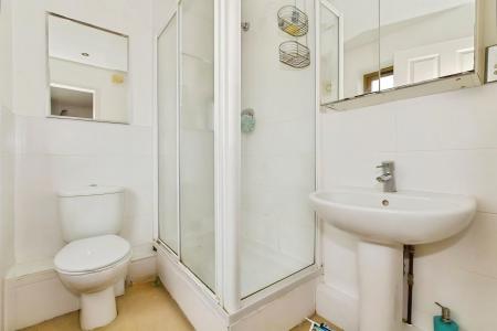 4 bedroom Town house for sale in Delrogue Road, Ifield, Crawley, RH11