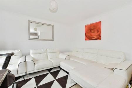 4 bedroom Town house for sale in Delrogue Road, Ifield, Crawley, RH11