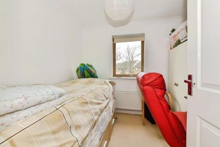 4 bedroom Town house for sale in Delrogue Road, Ifield, Crawley, RH11
