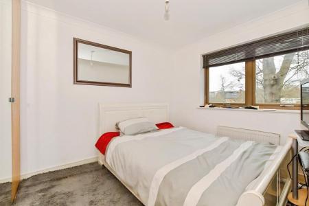 4 bedroom Town house for sale in Delrogue Road, Ifield, Crawley, RH11