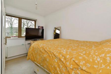 4 bedroom Town house for sale in Delrogue Road, Ifield, Crawley, RH11