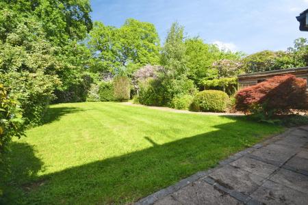 5 bedroom Detached house to let in Forge Wood, Steeres Lane, Crawley, RH10