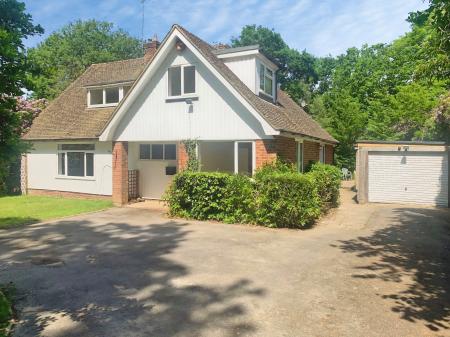 5 bedroom Detached house to let in Forge Wood, Steeres Lane, Crawley, RH10