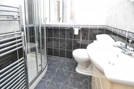5 bedroom Detached house to let in Forge Wood, Steeres Lane, Crawley, RH10