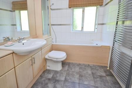5 bedroom Detached house to let in Forge Wood, Steeres Lane, Crawley, RH10