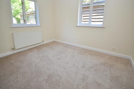 5 bedroom Detached house to let in Forge Wood, Steeres Lane, Crawley, RH10