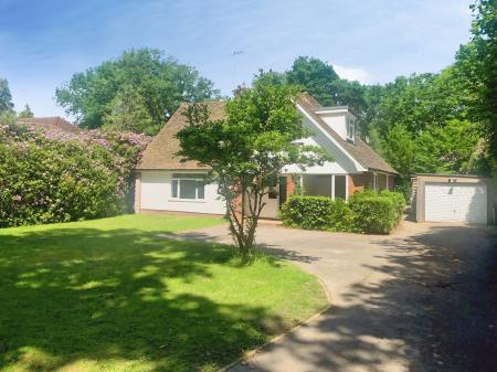 5 bedroom Detached house to let in Forge Wood, Steeres Lane, Crawley, RH10