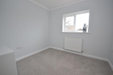 3 bedroom Semi-detached house to let in Furnace Farm Road, Furnace Green, Crawley, RH10