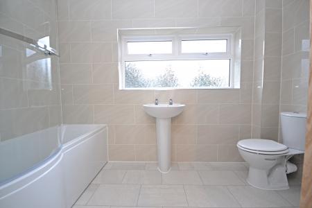 3 bedroom Semi-detached house to let in Furnace Farm Road, Furnace Green, Crawley, RH10