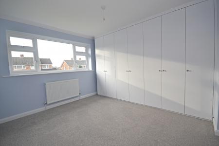 3 bedroom Semi-detached house to let in Furnace Farm Road, Furnace Green, Crawley, RH10