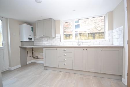 3 bedroom Semi-detached house to let in Furnace Farm Road, Furnace Green, Crawley, RH10
