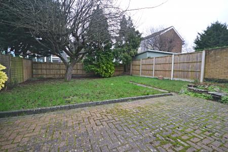 3 bedroom Semi-detached house to let in Furnace Farm Road, Furnace Green, Crawley, RH10