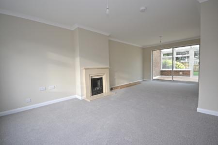 3 bedroom Semi-detached house to let in Furnace Farm Road, Furnace Green, Crawley, RH10
