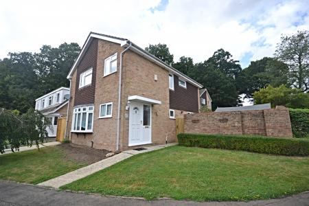 Fountains Close, Gossops Green, Crawley, RH11