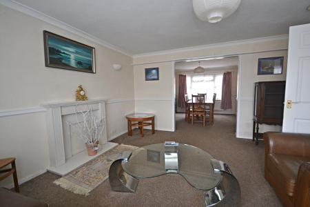 4 bedroom Detached house to let in Fountains Close, Gossops Green, Crawley, RH11