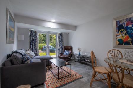 2 bedroom Ground floor maisonette to let in Hyde Heath Court, Pound Hill, Crawley, RH10