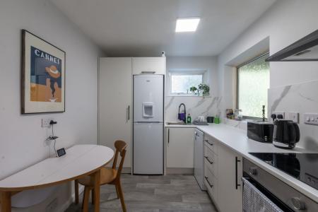 2 bedroom Ground floor maisonette to let in Hyde Heath Court, Pound Hill, Crawley, RH10