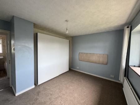 3 bedroom Terraced House to let in Eridge Close, Pound Hill, Crawley, RH10