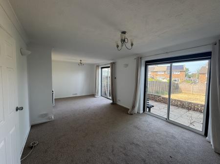 3 bedroom Terraced House to let in Eridge Close, Pound Hill, Crawley, RH10